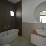 Kaura فيلة
