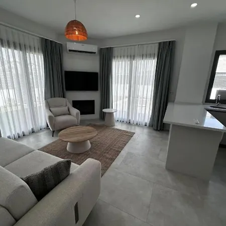 Kaura Villa *